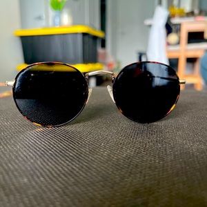 Round sunglasses